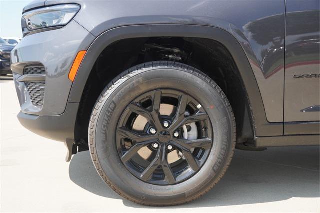 new 2025 Jeep Grand Cherokee car, priced at $40,726