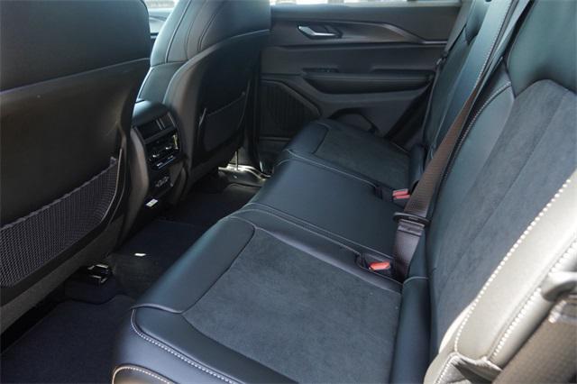 new 2025 Jeep Grand Cherokee car, priced at $40,726