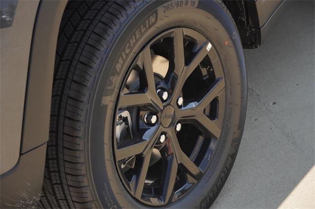 new 2025 Jeep Grand Cherokee car, priced at $40,726