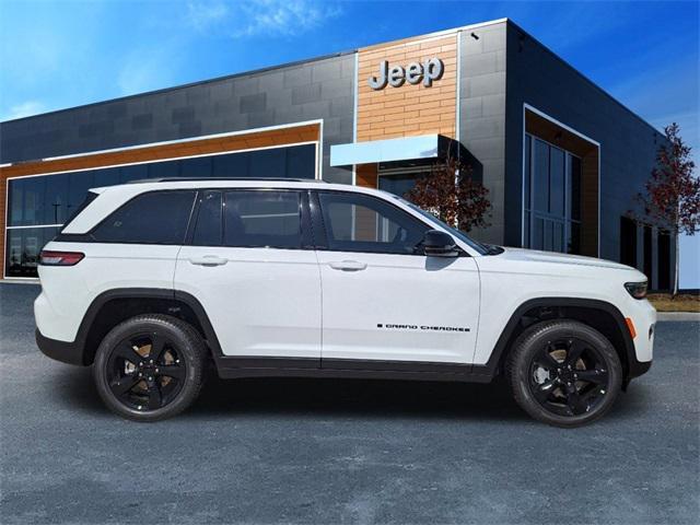 new 2024 Jeep Grand Cherokee car, priced at $38,755