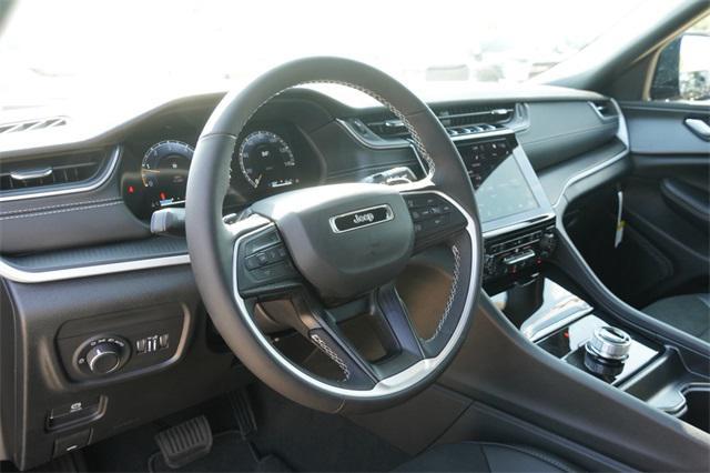 new 2025 Jeep Grand Cherokee L car, priced at $40,036