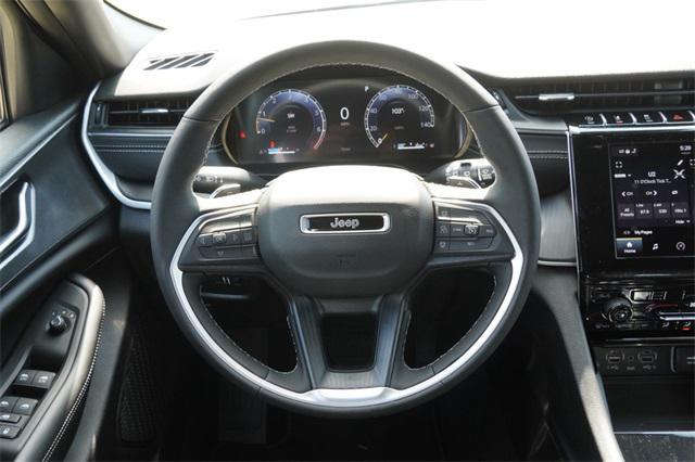 new 2025 Jeep Grand Cherokee car, priced at $40,257