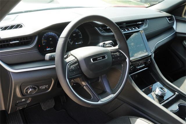 new 2025 Jeep Grand Cherokee car, priced at $40,257