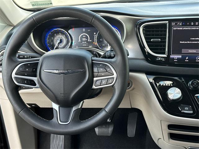 used 2023 Chrysler Pacifica car, priced at $25,977