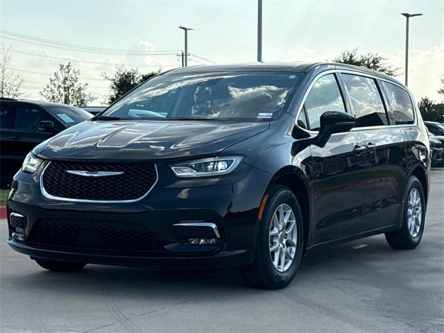 used 2023 Chrysler Pacifica car, priced at $25,977
