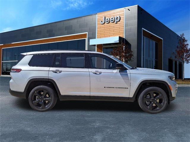 new 2024 Jeep Grand Cherokee L car, priced at $40,495