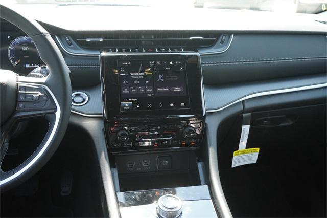 new 2025 Jeep Grand Cherokee car, priced at $39,722