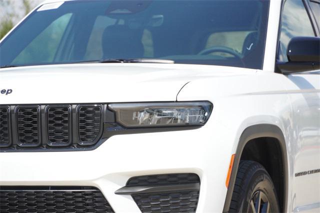 new 2025 Jeep Grand Cherokee car, priced at $39,722