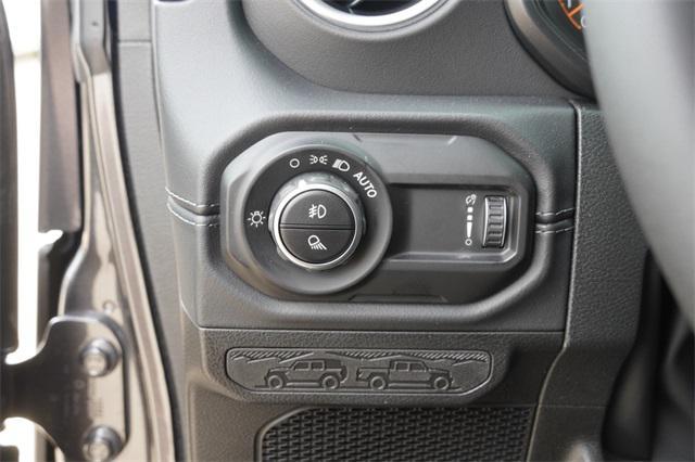 new 2025 Jeep Gladiator car, priced at $43,414