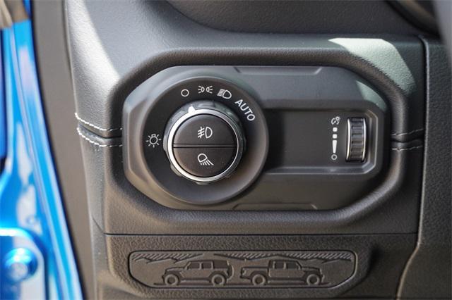 new 2025 Jeep Gladiator car, priced at $44,317