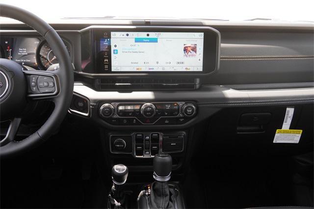 new 2025 Jeep Gladiator car, priced at $44,317