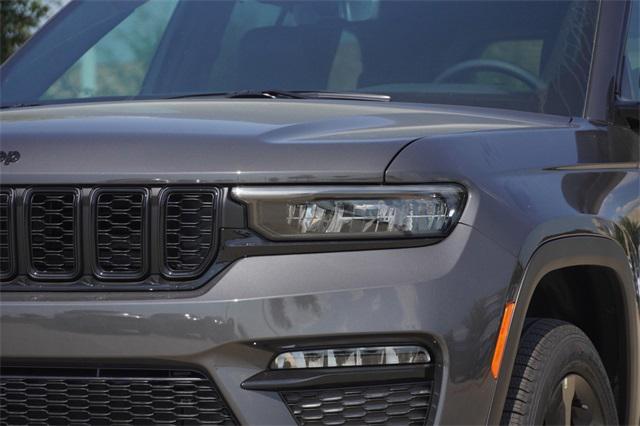 new 2025 Jeep Grand Cherokee car, priced at $47,959