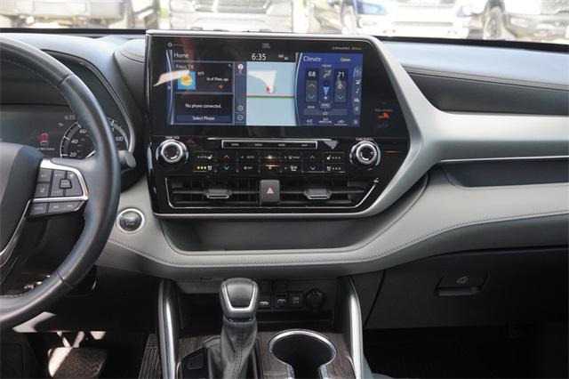 used 2021 Toyota Highlander car, priced at $34,553