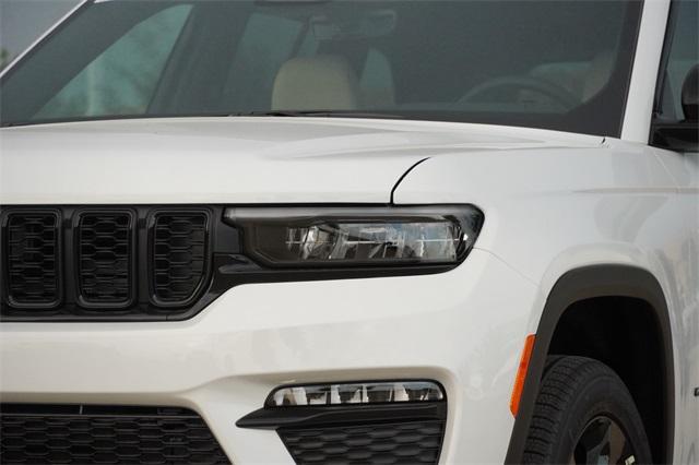 new 2025 Jeep Grand Cherokee car, priced at $40,867