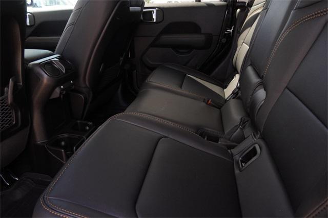 new 2025 Jeep Gladiator car, priced at $38,980