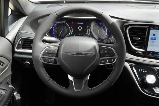 new 2025 Chrysler Pacifica car, priced at $38,216
