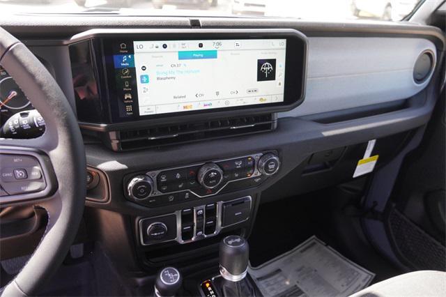 new 2025 Jeep Wrangler car, priced at $44,070