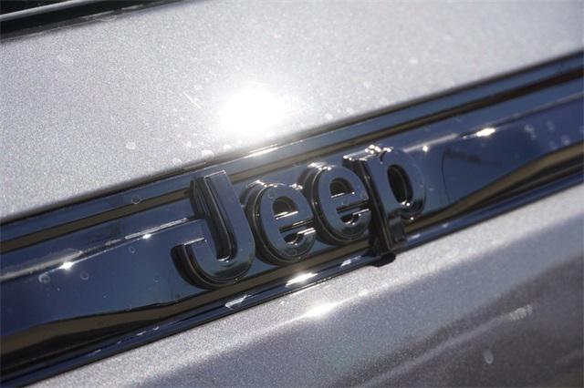 new 2025 Jeep Grand Cherokee car, priced at $40,126