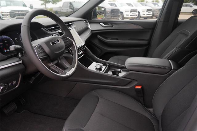 new 2025 Jeep Grand Cherokee car, priced at $39,292