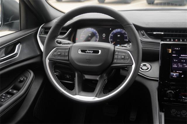 new 2025 Jeep Grand Cherokee car, priced at $39,292