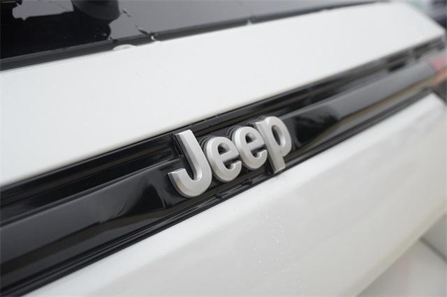 new 2025 Jeep Grand Cherokee car, priced at $39,292