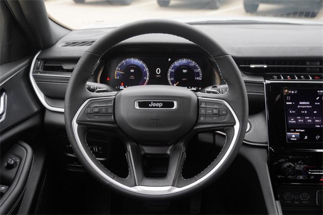 new 2025 Jeep Grand Cherokee car, priced at $39,292