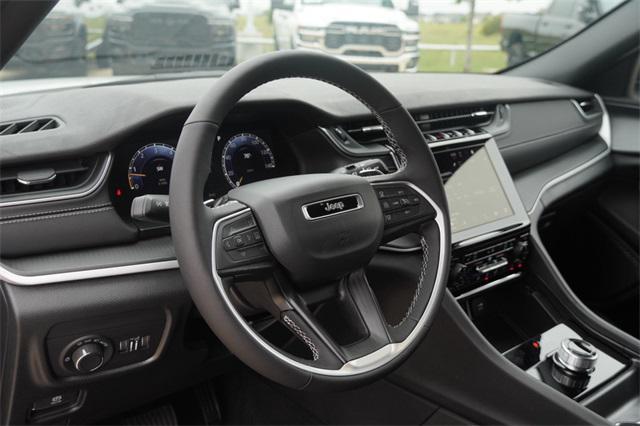 new 2025 Jeep Grand Cherokee car, priced at $39,292