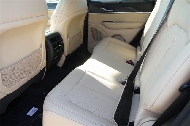 new 2025 Jeep Grand Cherokee car, priced at $49,819