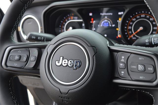 new 2025 Jeep Gladiator car, priced at $44,122