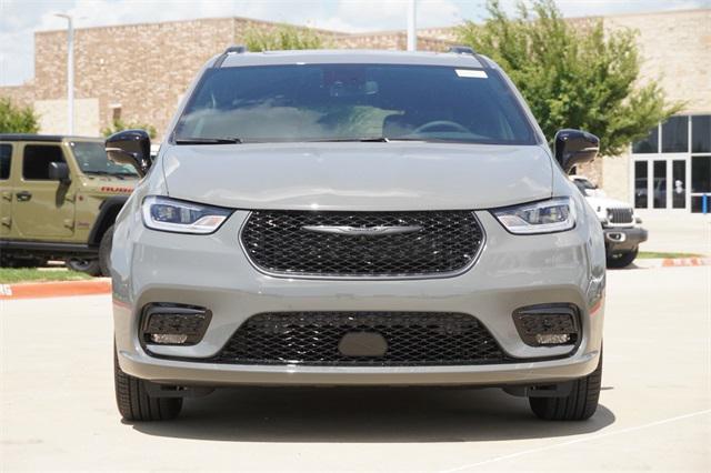 new 2025 Chrysler Pacifica car, priced at $51,755