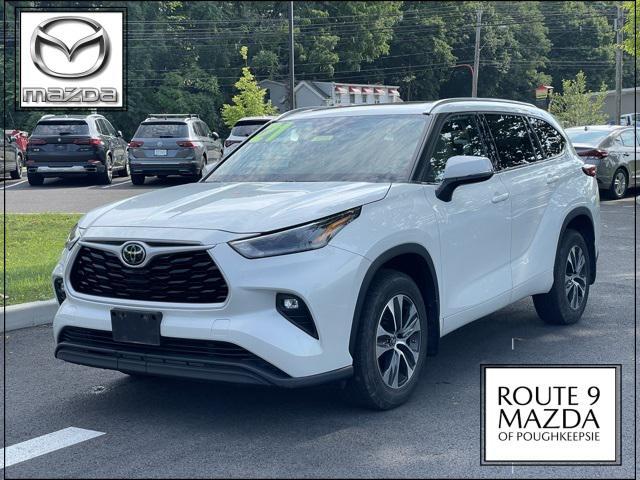 used 2021 Toyota Highlander car, priced at $33,000