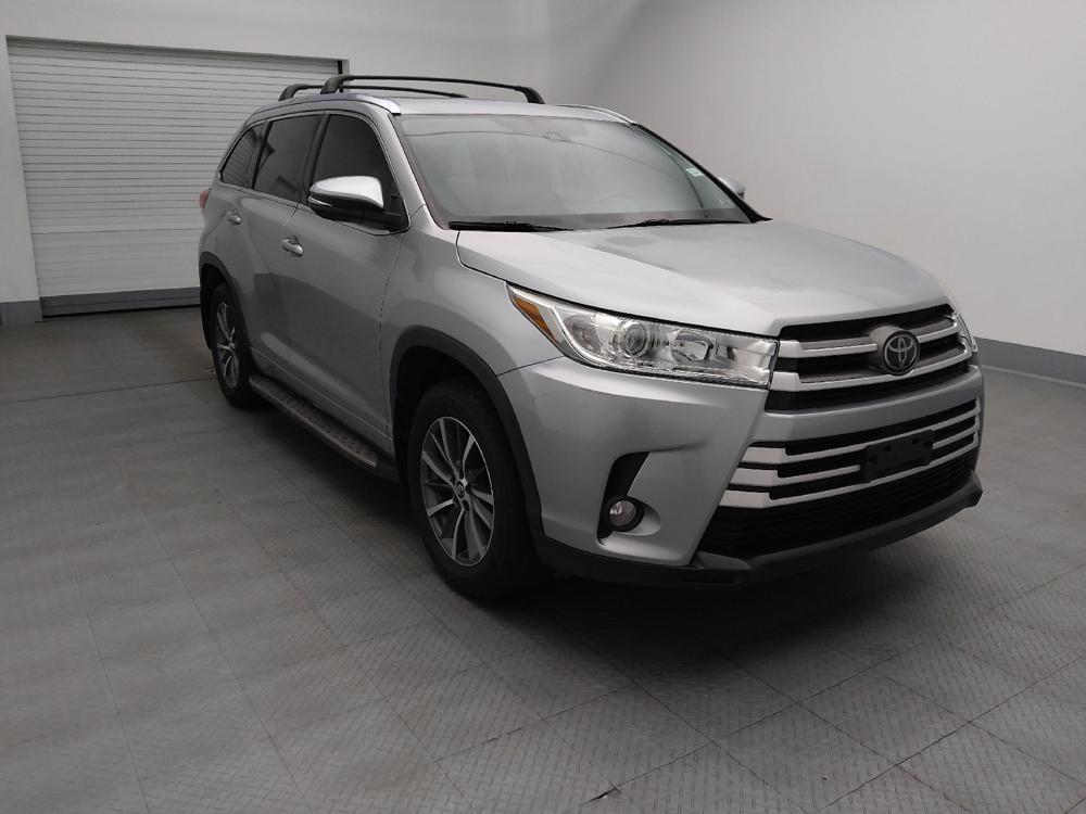 used 2018 Toyota Highlander car, priced at $24,095