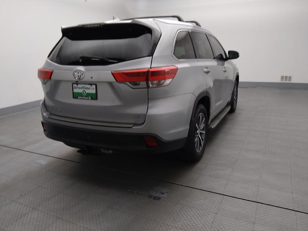 used 2018 Toyota Highlander car, priced at $24,095
