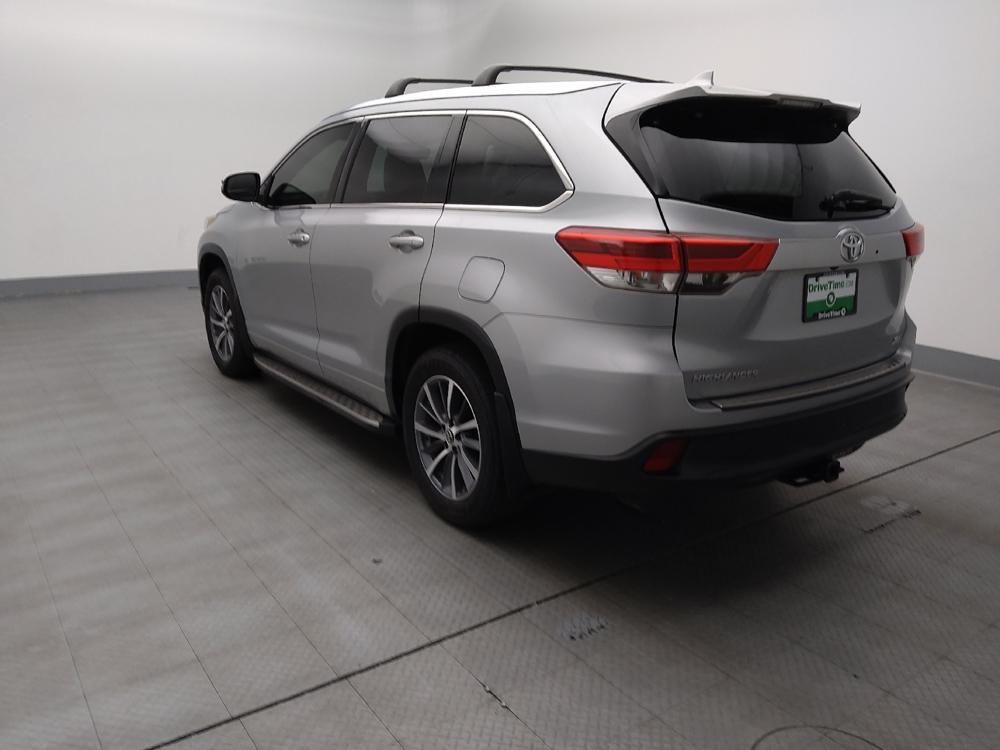 used 2018 Toyota Highlander car, priced at $24,095