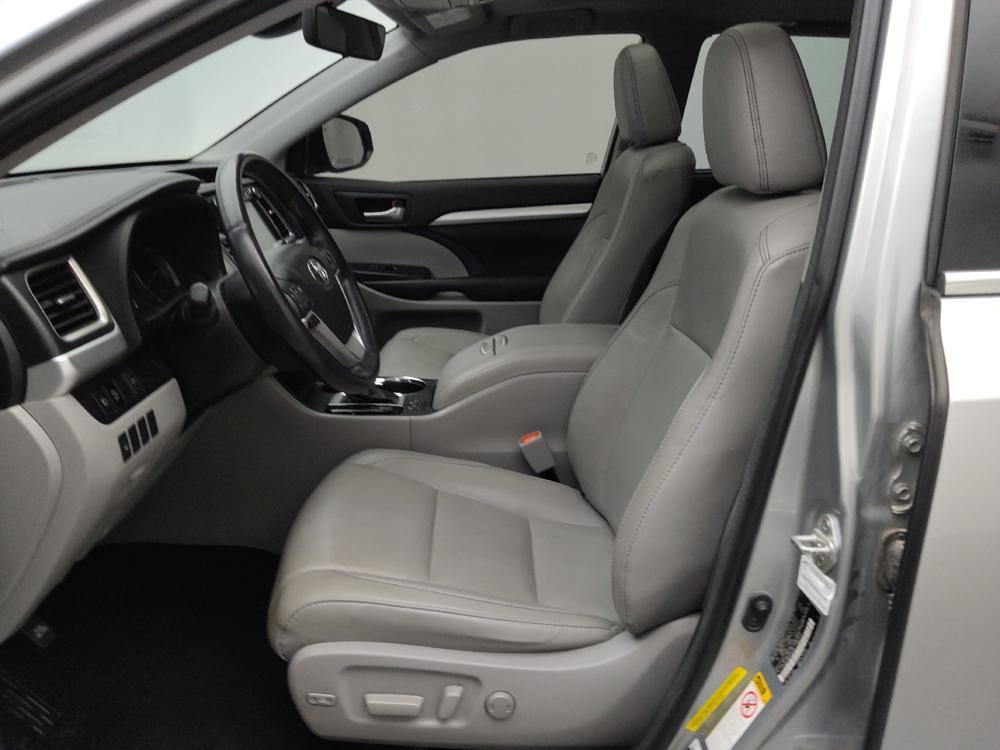 used 2018 Toyota Highlander car, priced at $24,095