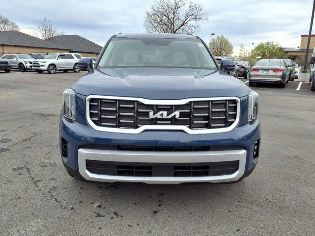 new 2025 Kia Telluride car, priced at $42,100