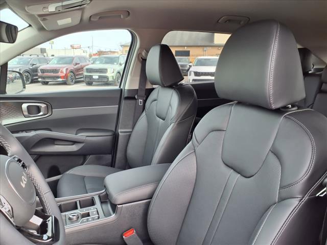 new 2025 Kia Sorento car, priced at $39,055