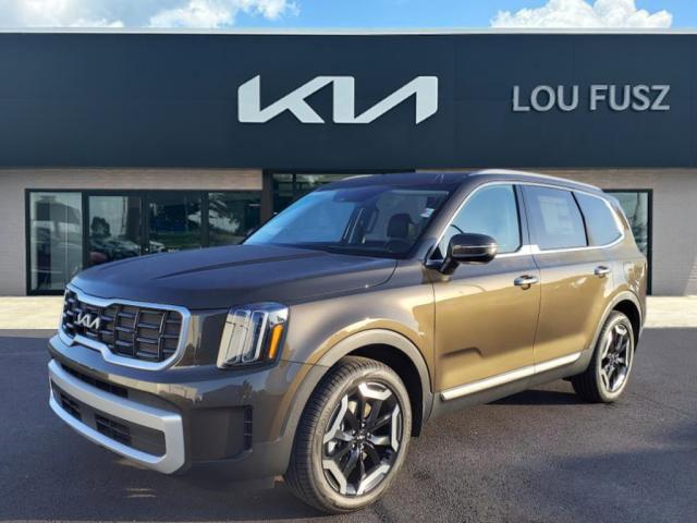 new 2025 Kia Telluride car, priced at $42,142