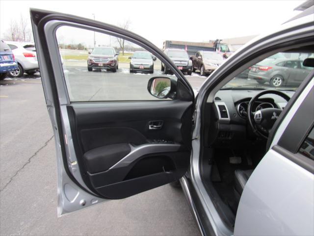 used 2010 Mitsubishi Outlander car, priced at $6,995