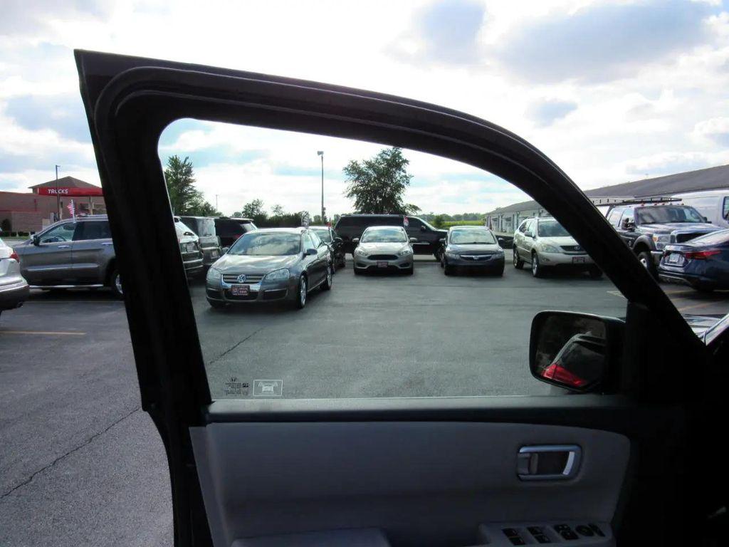 used 2009 Honda Pilot car, priced at $10,495