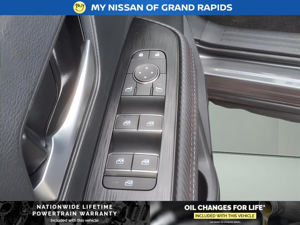 new 2025 Nissan Kicks car, priced at $31,008