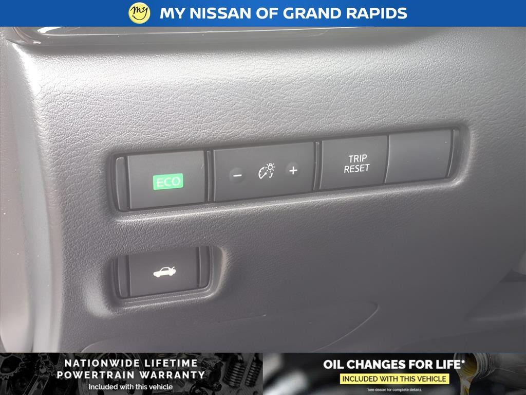 new 2025 Nissan Sentra car, priced at $23,604