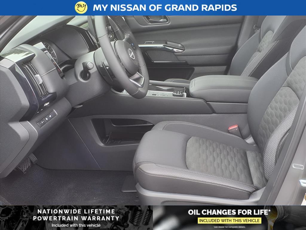 new 2025 Nissan Pathfinder car, priced at $38,384