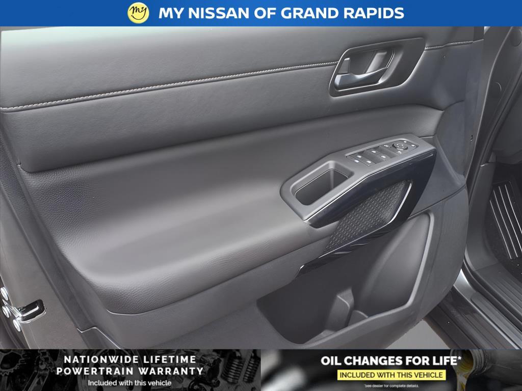 new 2025 Nissan Pathfinder car, priced at $38,384