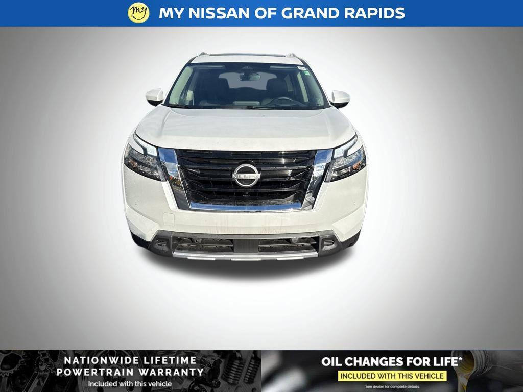 new 2025 Nissan Pathfinder car, priced at $45,193