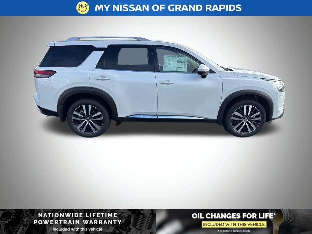 new 2025 Nissan Pathfinder car, priced at $45,193