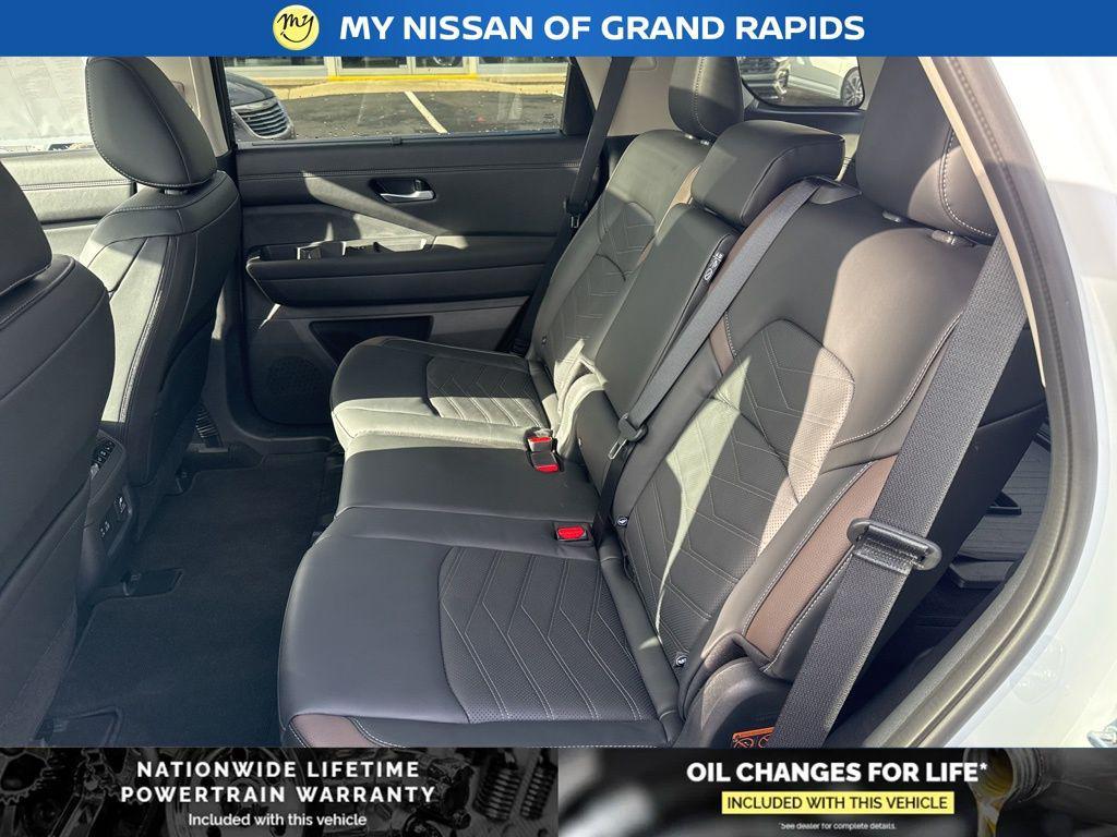 new 2025 Nissan Pathfinder car, priced at $45,193
