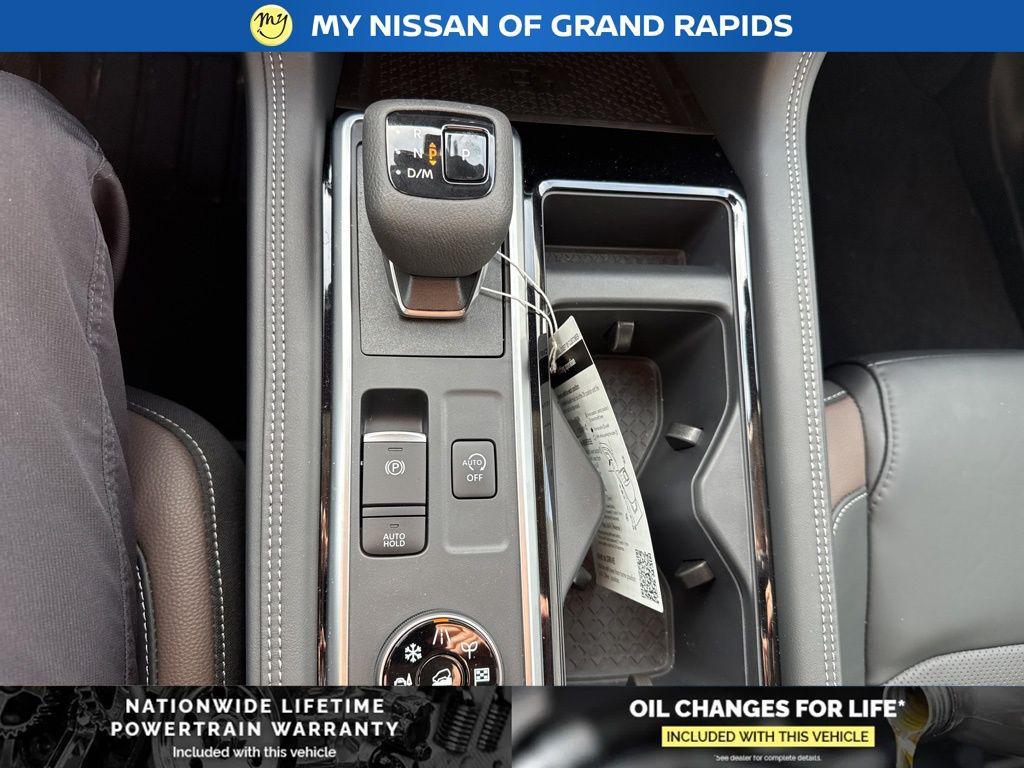 new 2025 Nissan Pathfinder car, priced at $45,193