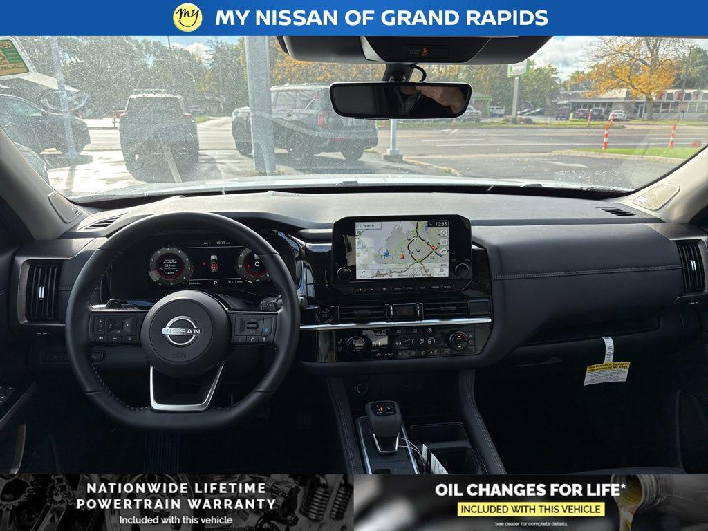 new 2025 Nissan Pathfinder car, priced at $45,193