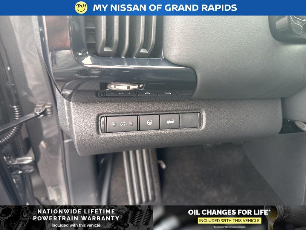 new 2025 Nissan Pathfinder car, priced at $36,713